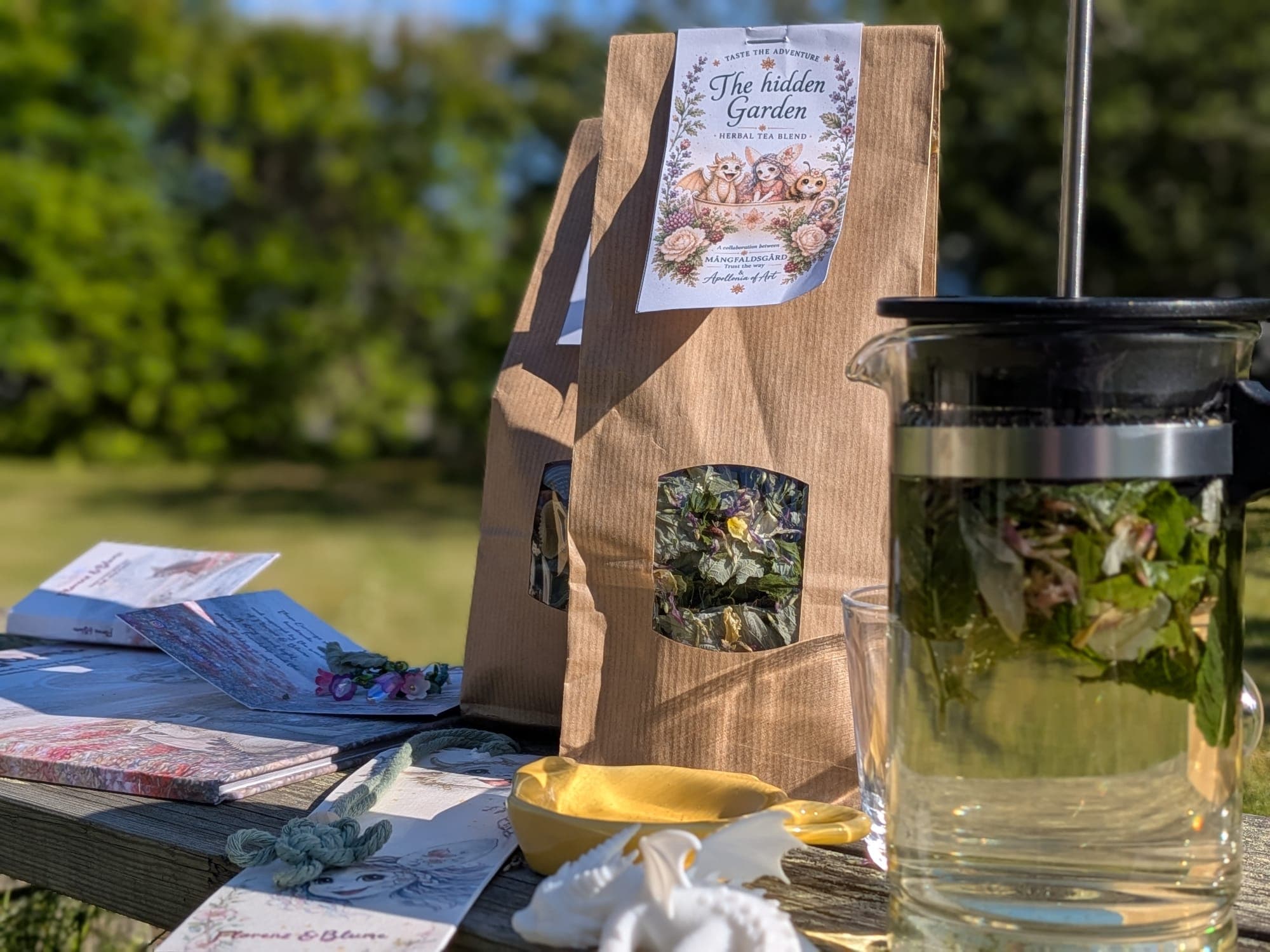 The Hidden Garden gift box contents, from another angle